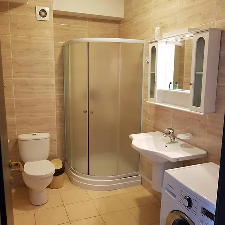Marty S Summerland Apartment Mamaia