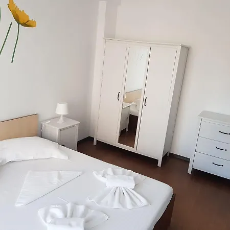 Marty S Summerland Apartment Mamaia