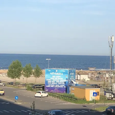 Marty S Summerland * Mamaia